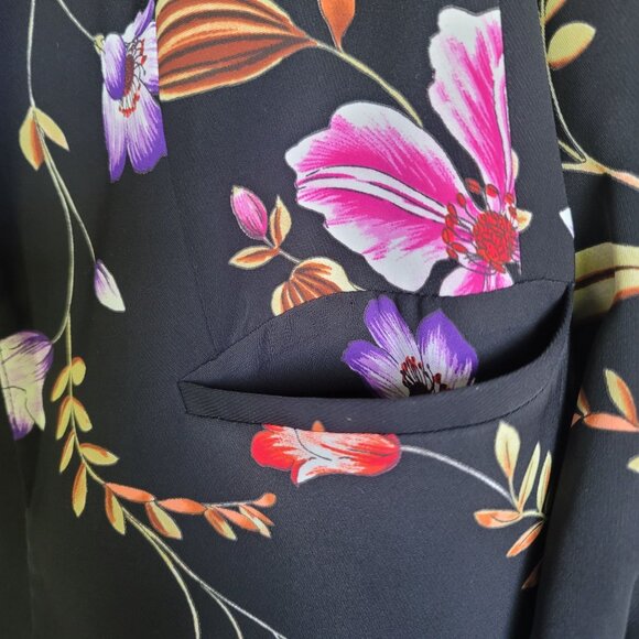 Express Floral Print Open Front Boyfriend Blazer. Size SP - Picture 6 of 9